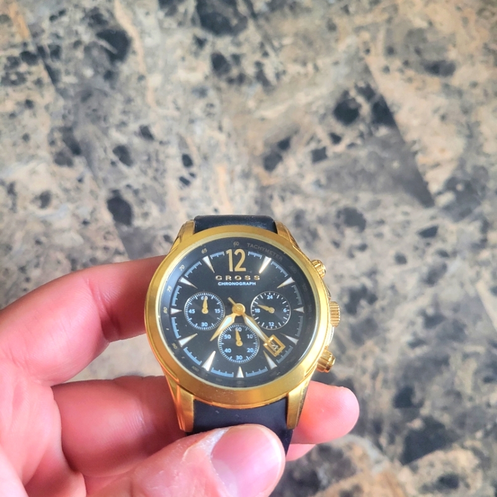Cross watch - Picture 1 of 4